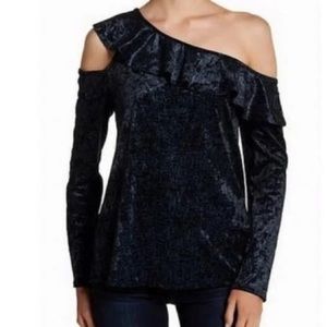 Ro + De Navy/Black velvet plaid ruffle cold shoulder top